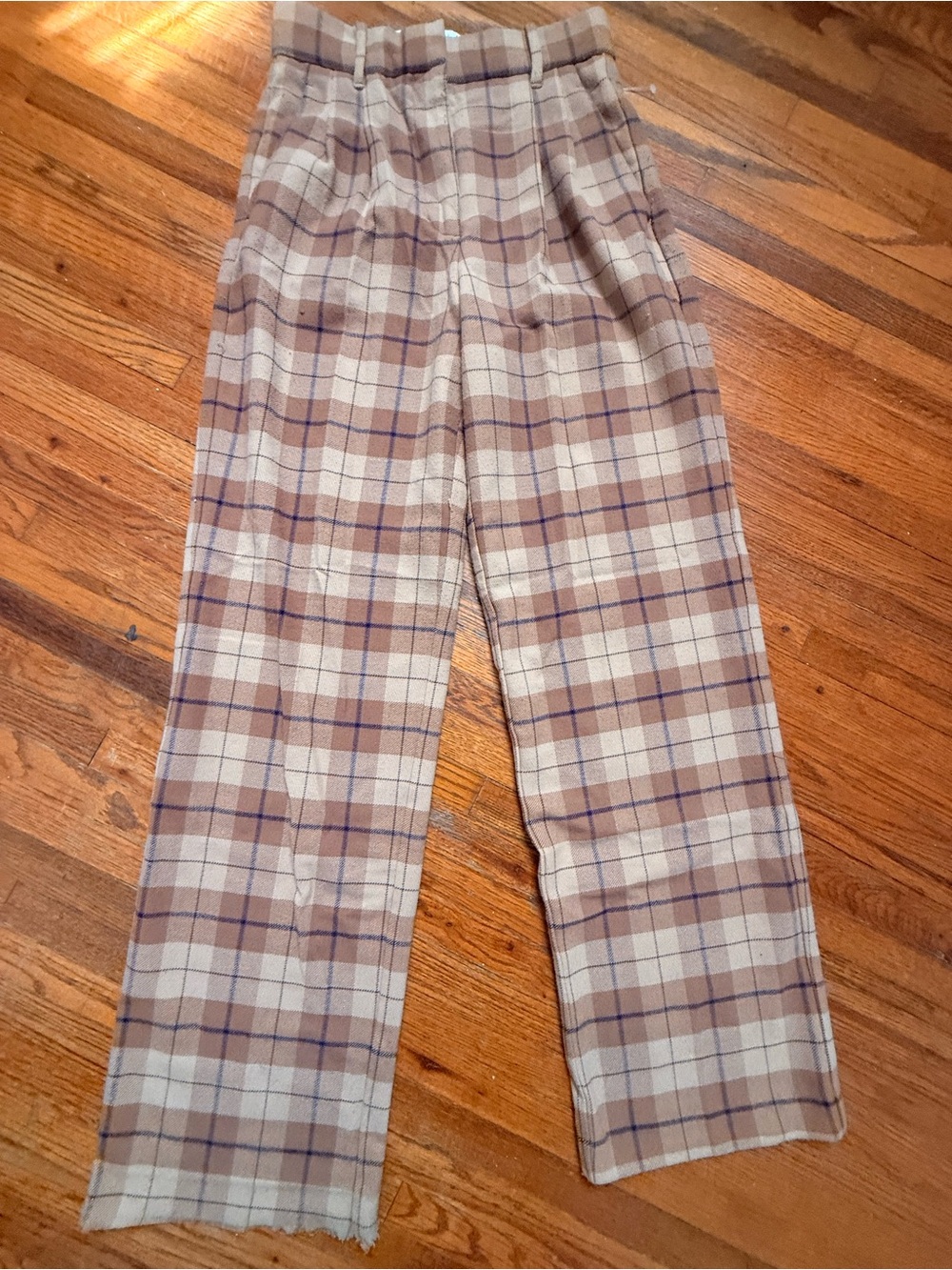 Aritzia Wilfred Plaid Pleated Straight Leg Trousers Size 4